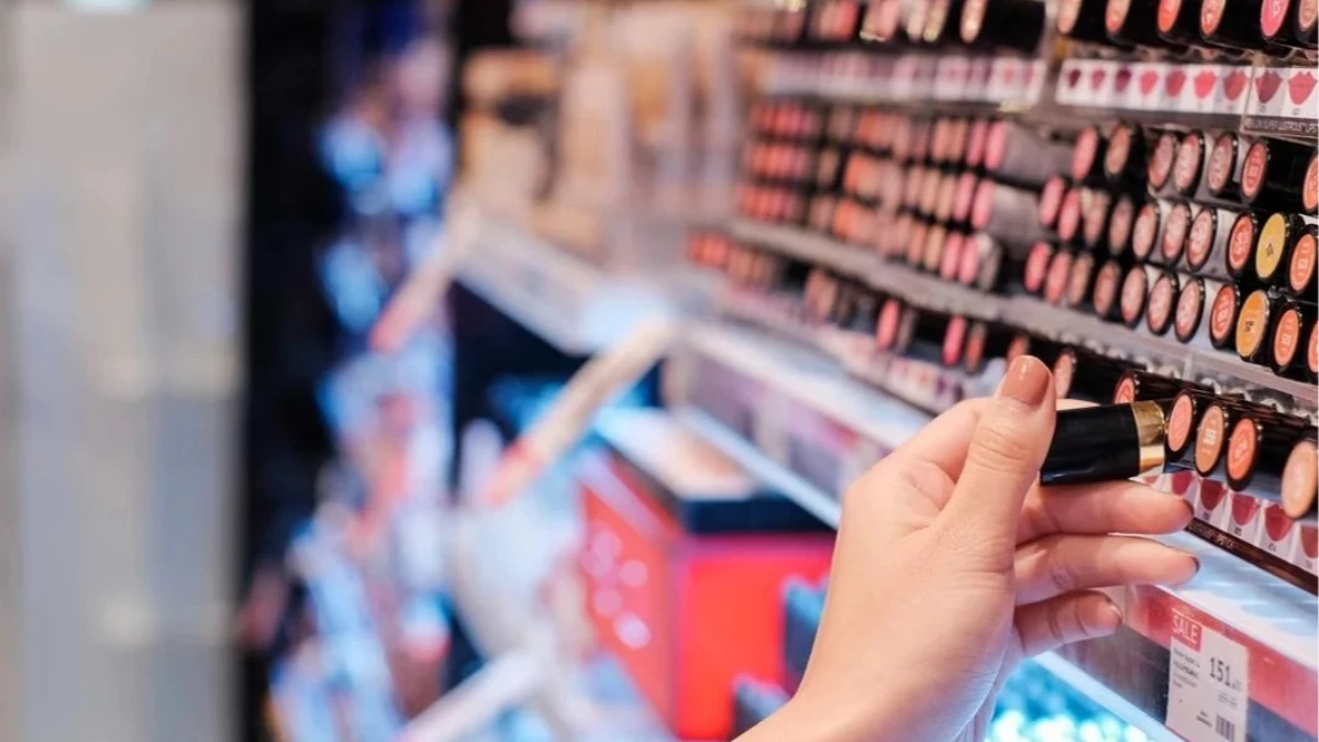 Estee Lauder ile Puig birleşiyor mu? Kozmetik devlerinden 40 milyar dolarlık hamle Estee Lauder ile Puig birleşiyor mu? Kozmetik devlerinden 40 milyar dolarlık hamle