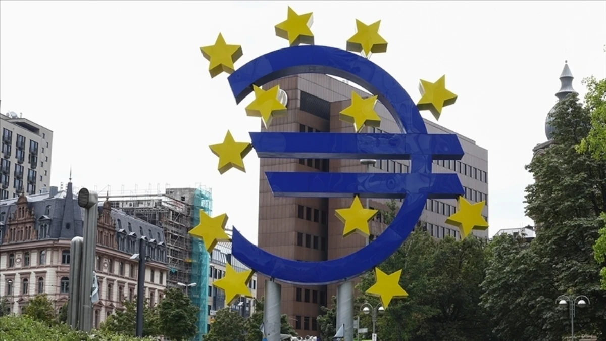 Euro Bölgesi'nde bileşik PMI beklentileri aştı: 2,5 yılın zirvesinde Euro Bölgesi'nde bileşik PMI beklentileri aştı: 2,5 yılın zirvesinde