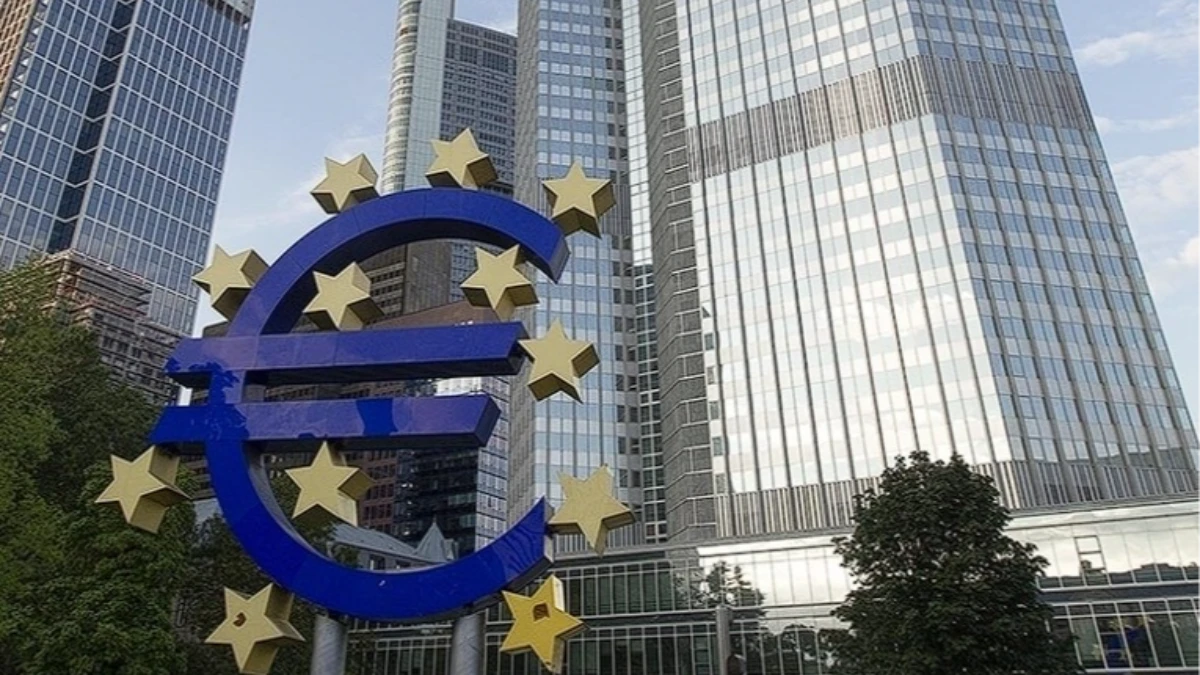 Euro Bölgesi’nde daralma sinyali: Hizmet sektörü zayıfladı Euro Bölgesi’nde daralma sinyali: Hizmet sektörü zayıfladı