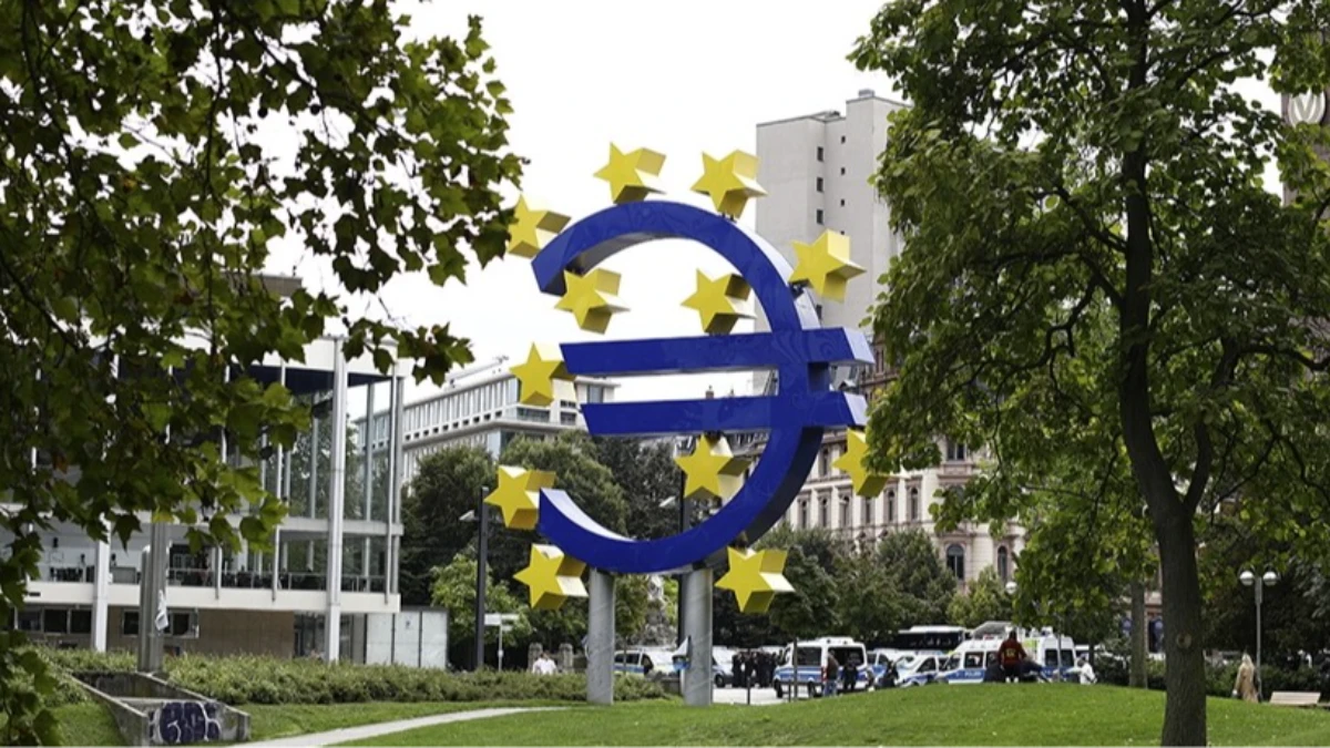 Euro Bölgesi’nde perakende satışlar eylülde sürpriz düşüş gösterdi Euro Bölgesi’nde perakende satışlar eylülde sürpriz düşüş gösterdi
