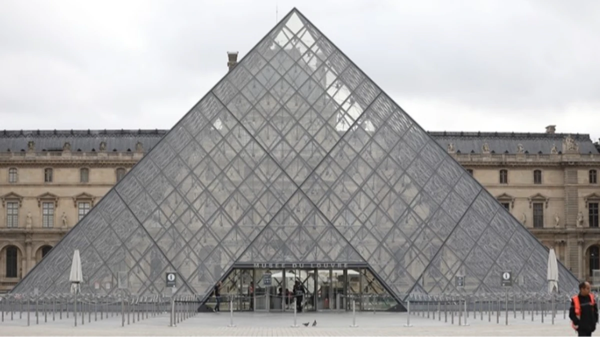 Fransa Louvre Müzesi ücretlerinde artışa gitti! 3 ülkeyi kapsam dışı bıraktı Fransa Louvre Müzesi ücretlerinde artışa gitti! 3 ülkeyi kapsam dışı bıraktı