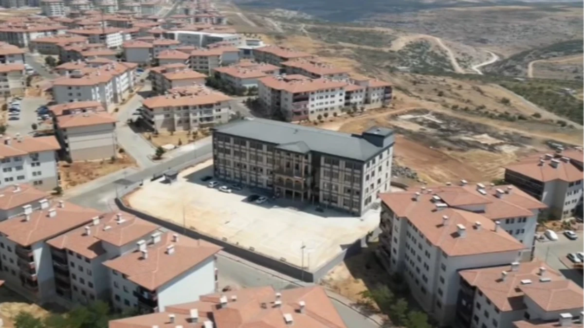 Gaziantep'e deprem sonrasında 119 okul yapıldı, 118 okulun inşaatı sürüyor Gaziantep'e deprem sonrasında 119 okul yapıldı, 118 okulun inşaatı sürüyor