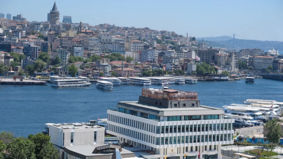 Geleceğin finansçıları ticaretin kalbinde yetişiyor: Eminönü'nde yüksek lisans ve doktora Geleceğin finansçıları ticaretin kalbinde yetişiyor: Eminönü'nde yüksek lisans ve doktora