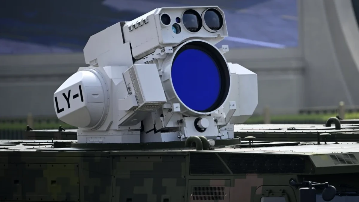 Gemi konuşlu lazer yarışı kızışıyor: LY-1 mi Helios mu? Gemi konuşlu lazer yarışı kızışıyor: LY-1 mi Helios mu?