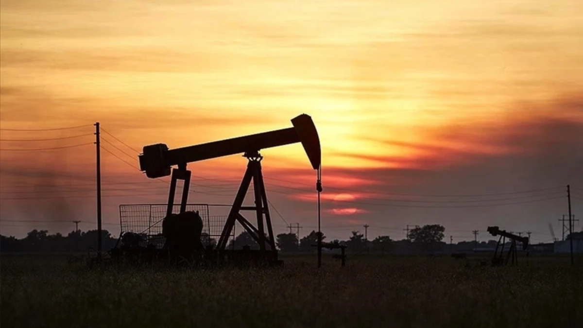 Goldman Sachs'tan ikili sinyal: Petrol tahmini değişmedi, riskler büyüdü Goldman Sachs'tan ikili sinyal: Petrol tahmini değişmedi, riskler büyüdü
