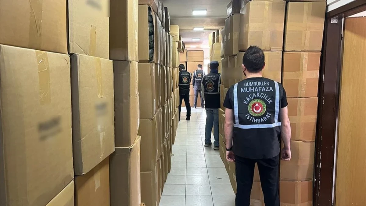 Gümrükte milyonlarca liralık uyuşturucu ve kaçak sigara ele geçirildi Gümrükte milyonlarca liralık uyuşturucu ve kaçak sigara ele geçirildi