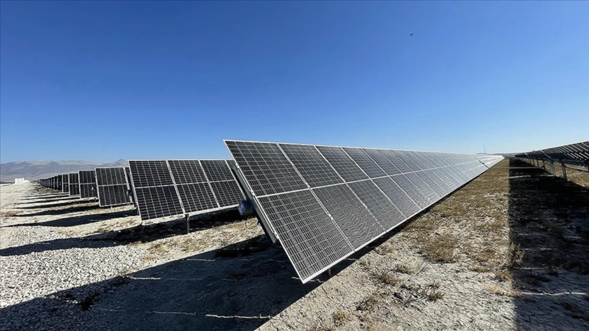 Güneş enerjisi için 'enerji camı' üretimi başladı Güneş enerjisi için 'enerji camı' üretimi başladı