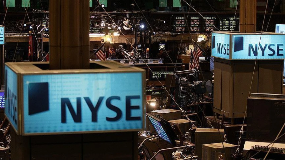 Haftanın son işlem gününe New York borsası karışık seyirle açıldı Haftanın son işlem gününe New York borsası karışık seyirle açıldı