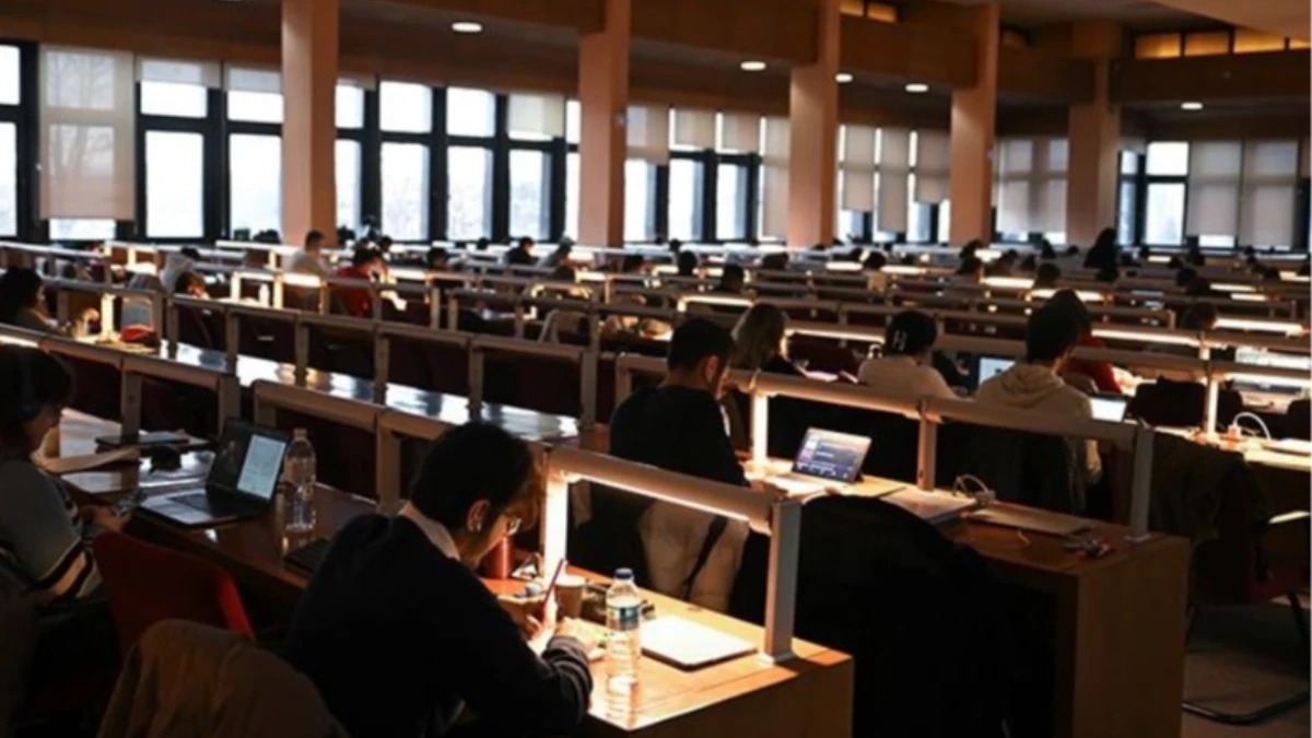 Halk kütüphanelerindeki kitap sayısı 25,6 milyona yükseldi Halk kütüphanelerindeki kitap sayısı 25,6 milyona yükseldi