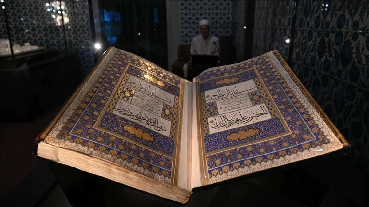 Hattat Ahmet Karahisari Mushafı, ziyarete açıldı Hattat Ahmet Karahisari Mushafı, ziyarete açıldı