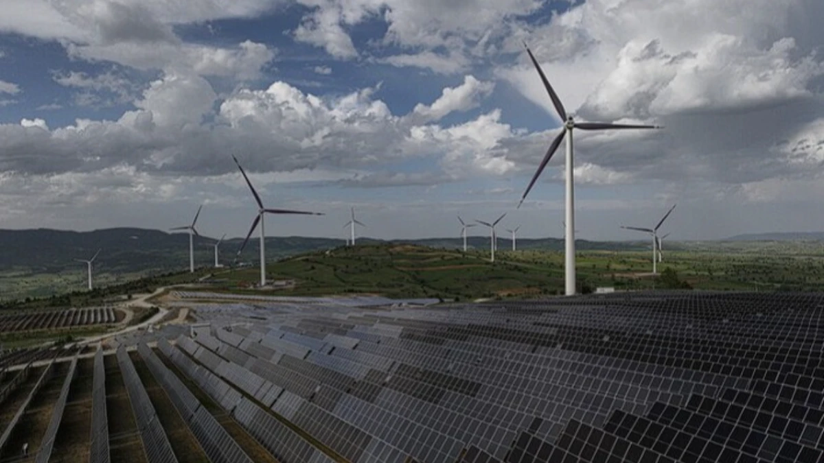 Hibrit enerji yatırımları büyüyor: 4 milyar dolarlık kapasiteye ulaştı Hibrit enerji yatırımları büyüyor: 4 milyar dolarlık kapasiteye ulaştı