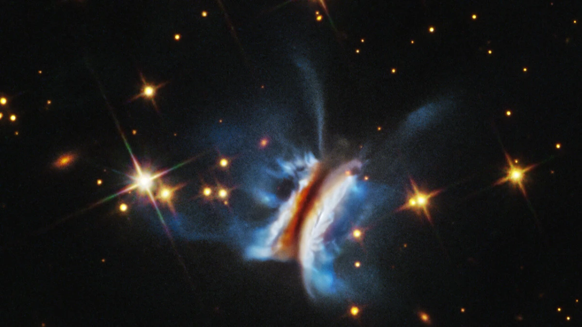 Hubble, Güneş sisteminin 40 katı büyüklüğünde dev yapıyı görüntüledi Hubble, Güneş sisteminin 40 katı büyüklüğünde dev yapıyı görüntüledi