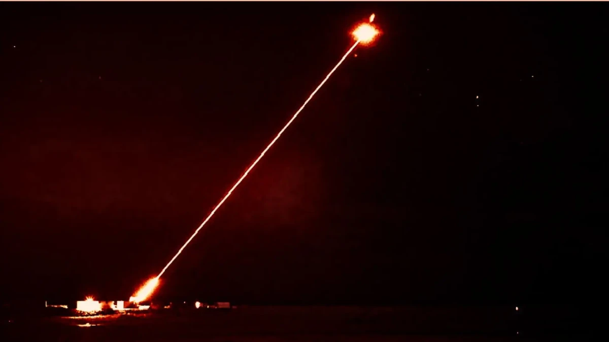 İngiltere’nin DragonFire lazer silahı drone testini geçti İngiltere’nin DragonFire lazer silahı drone testini geçti