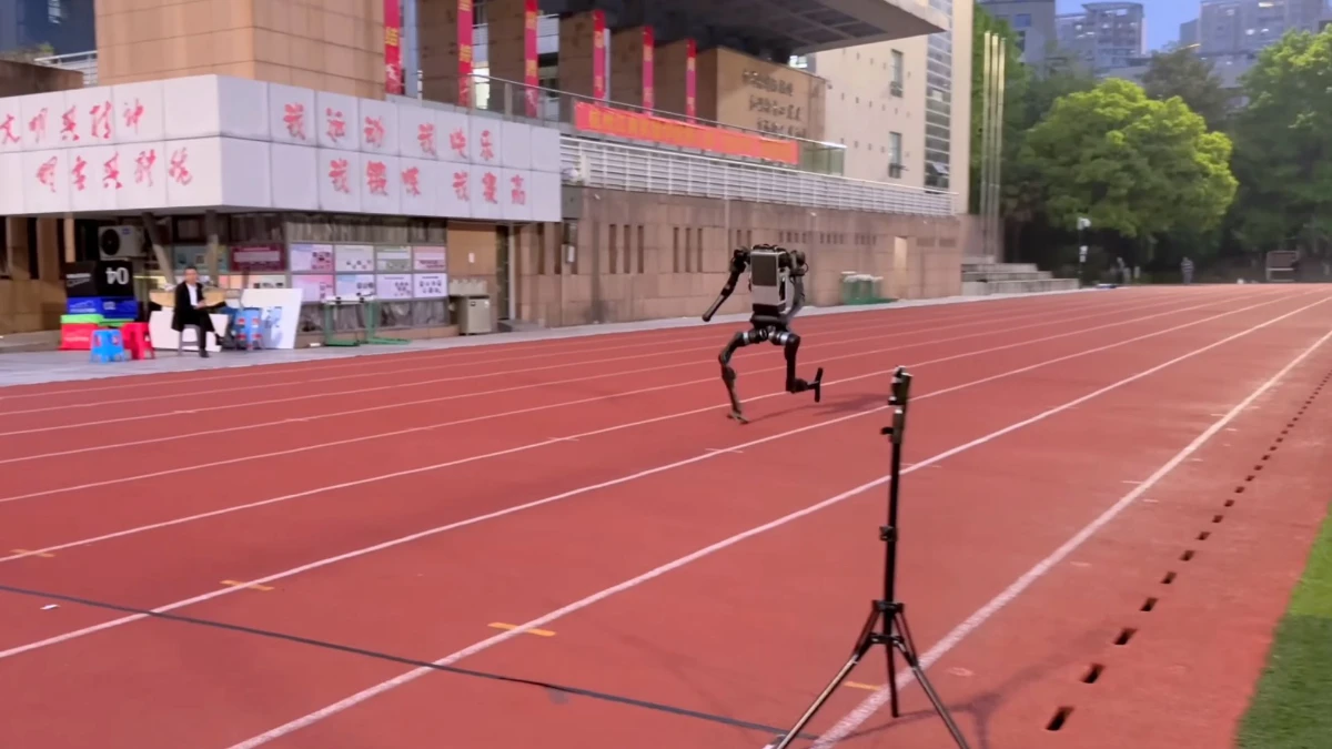 İnsansı robot Unitree H1, Usain Bolt'un rekoruna göz dikti İnsansı robot Unitree H1, Usain Bolt'un rekoruna göz dikti