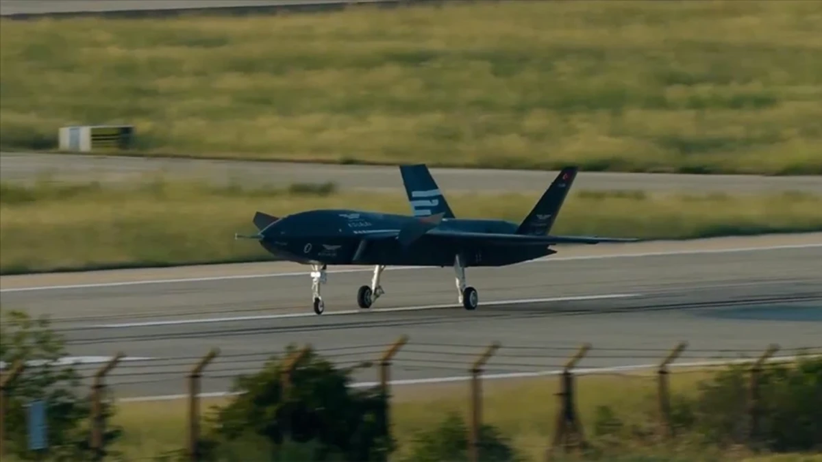 İnsansız savaş uçağı Bayraktar KIZILELMA PT-4 testi başarıyla geçti İnsansız savaş uçağı Bayraktar KIZILELMA PT-4 testi başarıyla geçti