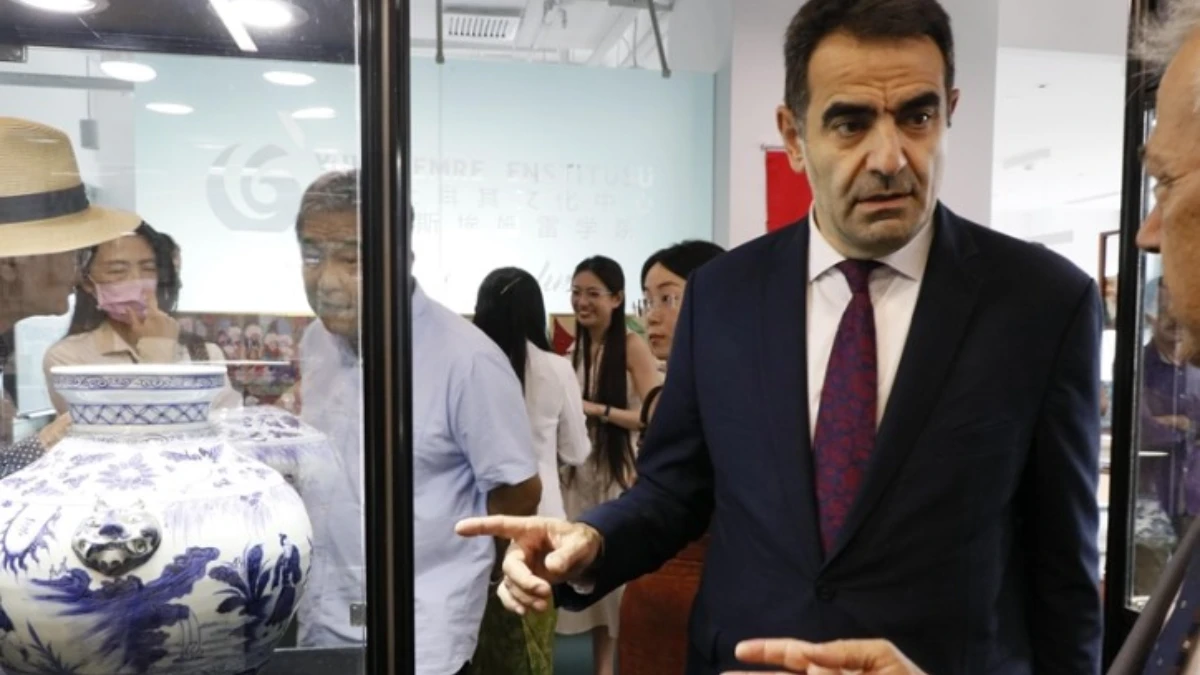İpek Yolu'nun mirası Çin porselenleri Pekin Yunus Emre Türk Kültür Merkezi'nde sergilendi İpek Yolu'nun mirası Çin porselenleri Pekin Yunus Emre Türk Kültür Merkezi'nde sergilendi