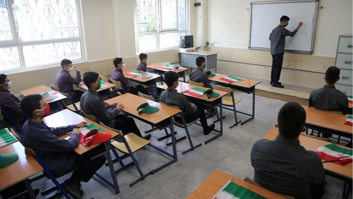 İran eğitimde yeni döneme geçiyor! 21 Nisan'da başlıyor