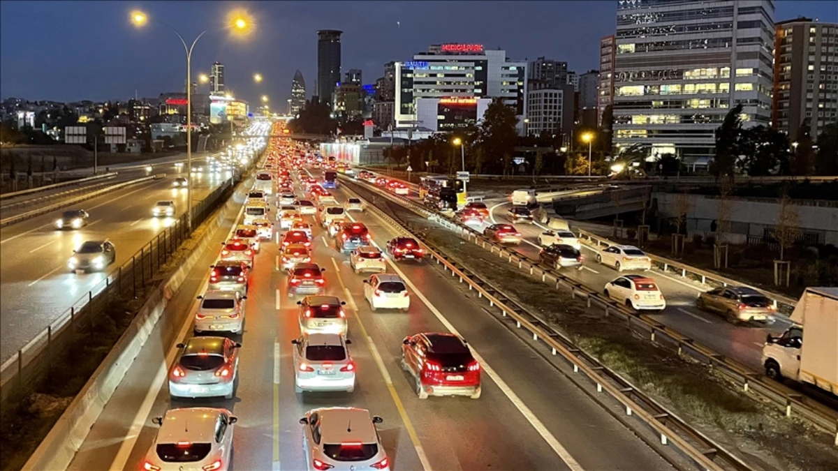 İstanbul'da hava kirliliğinin ana kaynağı trafik İstanbul'da hava kirliliğinin ana kaynağı trafik