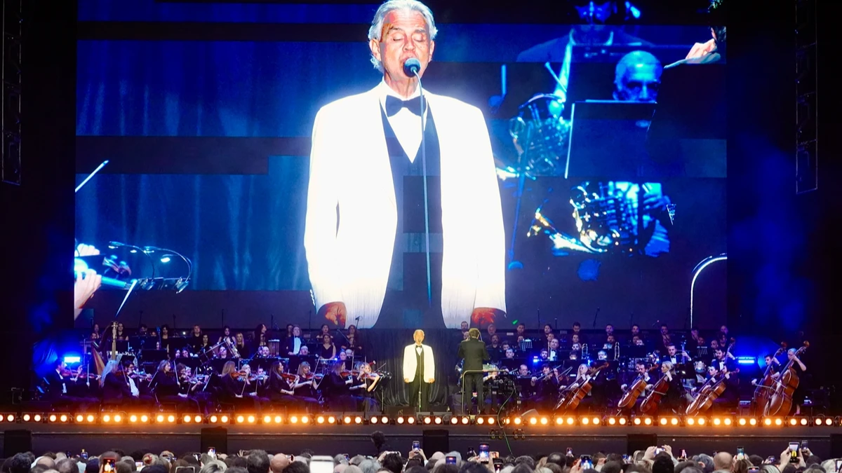 İtalyan tenor Andrea Bocelli, İstanbul'da konser verdi İtalyan tenor Andrea Bocelli, İstanbul'da konser verdi