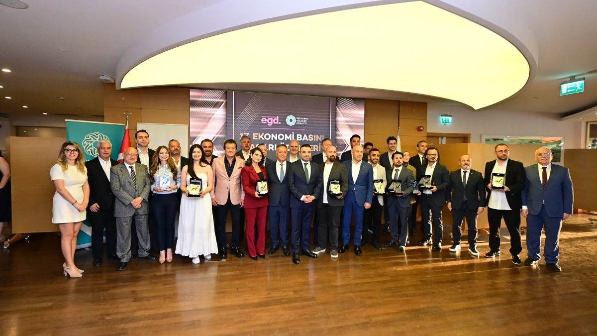 İTO ev sahipliğinde EGD 17. Ekonomi Basını Başarı Ödülleri sahiplerini buldu! İTO ev sahipliğinde EGD 17. Ekonomi Basını Başarı Ödülleri sahiplerini buldu!