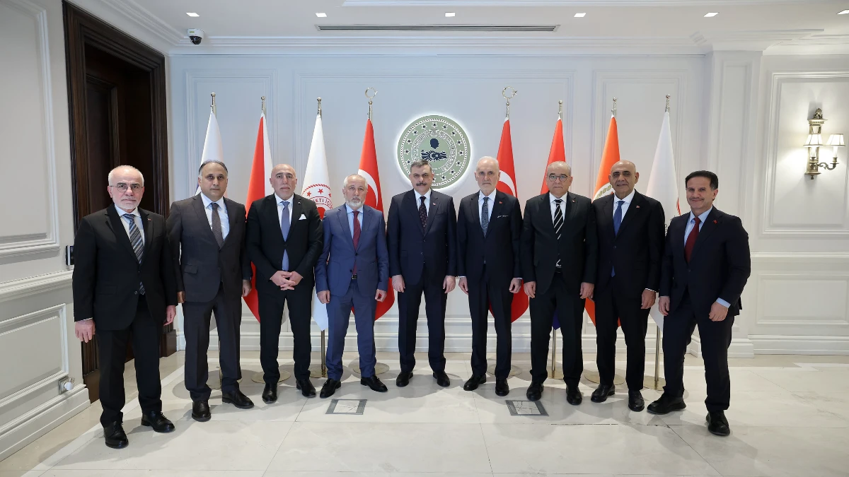 İTO’dan İçişleri Bakanı Mustafa Çiftçi’ye ‘hayırlı olsun’ ziyareti İTO’dan İçişleri Bakanı Mustafa Çiftçi’ye ‘hayırlı olsun’ ziyareti