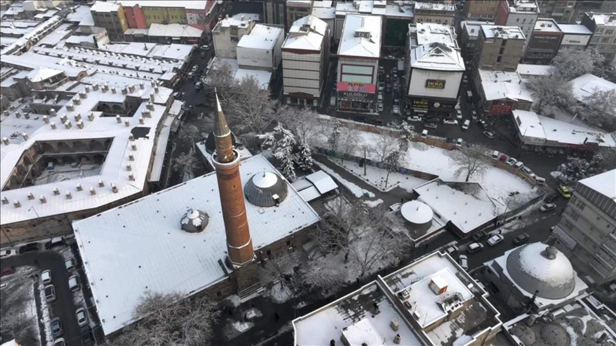 Kayseri'de 9 asırlık medrese gün yüzüne çıkarılacak Kayseri'de 9 asırlık medrese gün yüzüne çıkarılacak