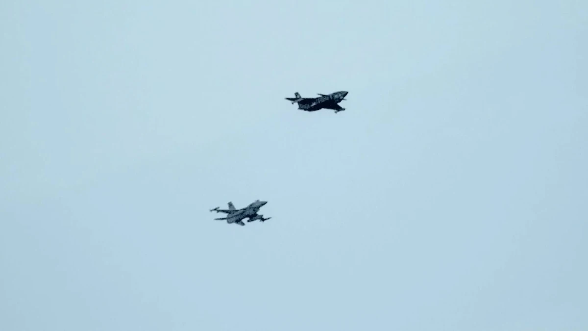 KIZILELMA’dan tarihi başarı: 30 milden F-16'ya kilit KIZILELMA’dan tarihi başarı: 30 milden F-16'ya kilit