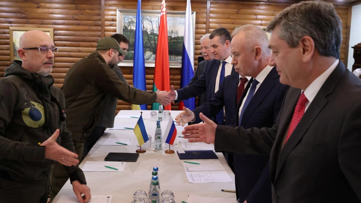 Kremlin'den Rusya-Ukrayna müzakeresi açıklaması: İstanbul formatı devam etmeli Kremlin'den Rusya-Ukrayna müzakeresi açıklaması: İstanbul formatı devam etmeli