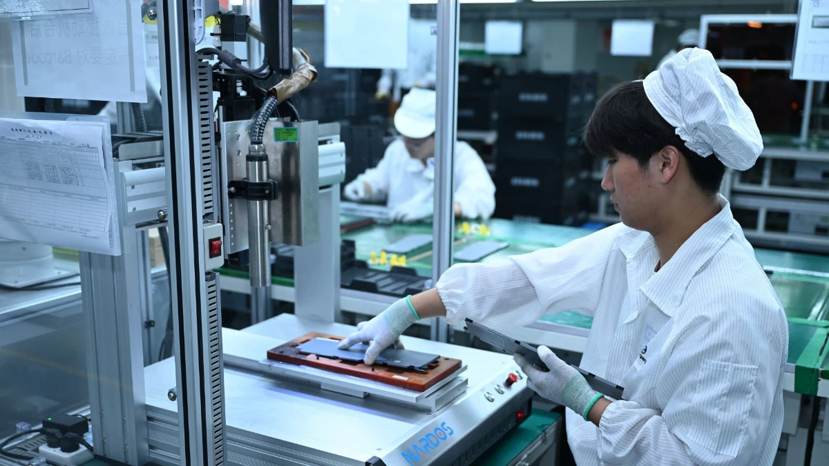 Lenovo'dan dünyada bir ilk: 1.000 Wh/L silikon anotlu batarya Lenovo'dan dünyada bir ilk: 1.000 Wh/L silikon anotlu batarya