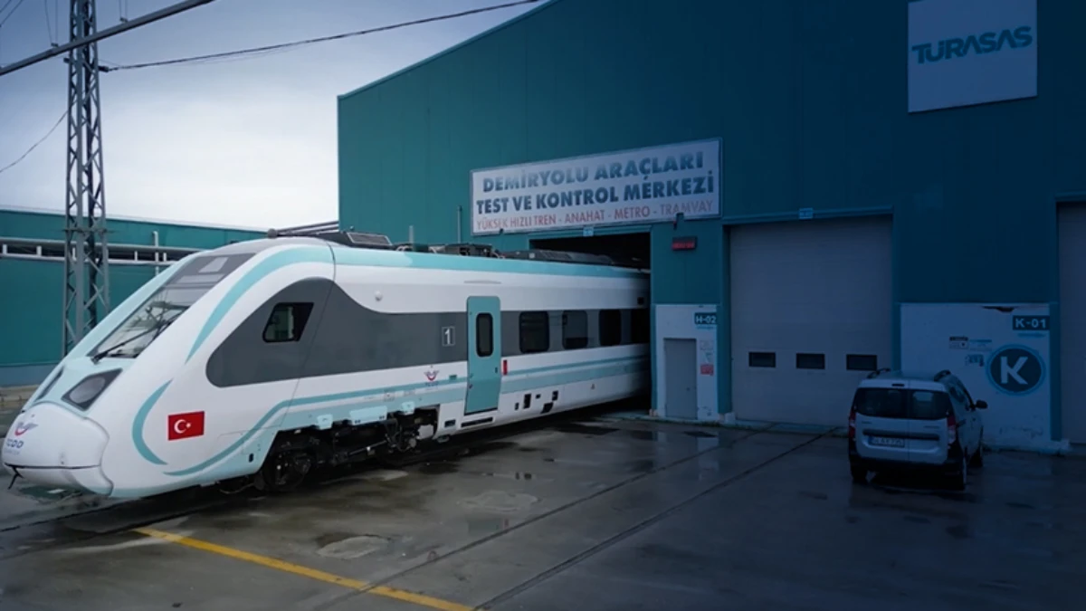 Milli raylı sistemlerde üretim vites atladı: TÜRASAŞ 2025'te 801 vagon üreterek rekor kırdı