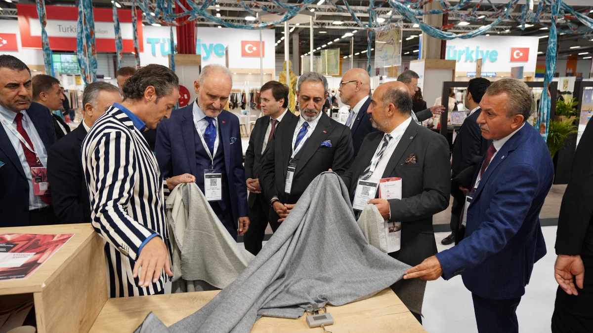Modanın nabzı Texworld Paris'te attı! 32 firmayla 2. büyük katılımcı ülke olduk Modanın nabzı Texworld Paris'te attı! 32 firmayla 2. büyük katılımcı ülke olduk