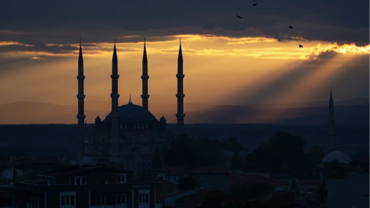 Mukaddes üç aylara giriliyor: Ramazan ayı ise 19 Şubat'ta başlayacak Mukaddes üç aylara giriliyor: Ramazan ayı ise 19 Şubat'ta başlayacak
