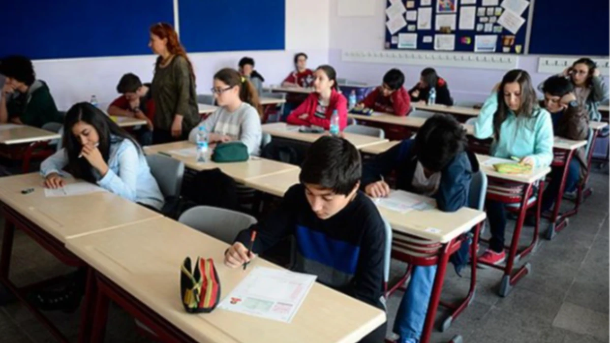 Okullarda ilk ara tatil için son ders zili yarın çalacak Okullarda ilk ara tatil için son ders zili yarın çalacak