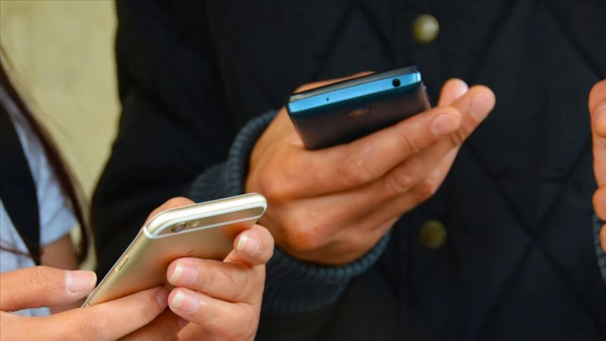 Okullarda telefon yasağı ve sosyal medyaya yaş sınırı: Bir ülke daha harekete geçti Okullarda telefon yasağı ve sosyal medyaya yaş sınırı: Bir ülke daha harekete geçti