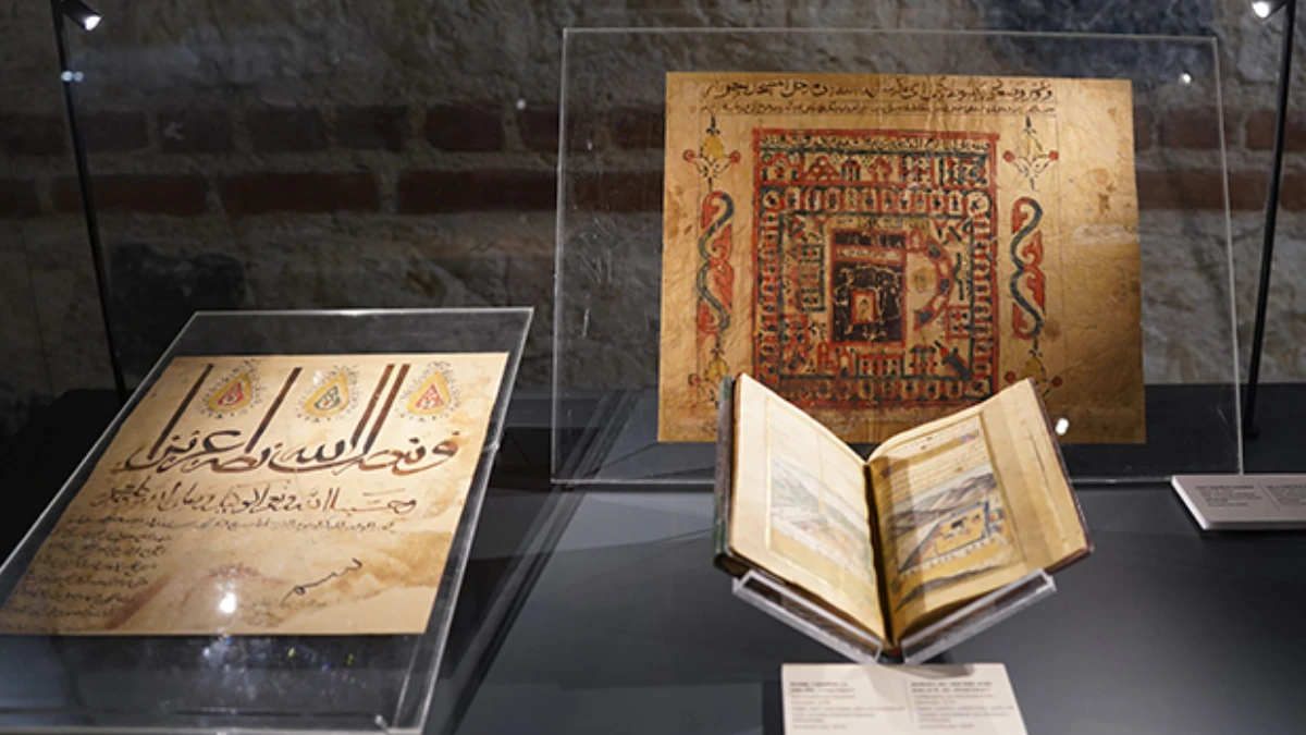 Osmanlı Sultanlarının Sevdası Kutsal Emanetler sergisi Rami Kütüphanesi’nde Osmanlı Sultanlarının Sevdası Kutsal Emanetler sergisi Rami Kütüphanesi’nde