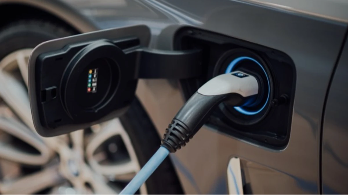 Otomobil pazarı şubatta daraldı! Elektrikli ve hibrit yükselişi sürüyor