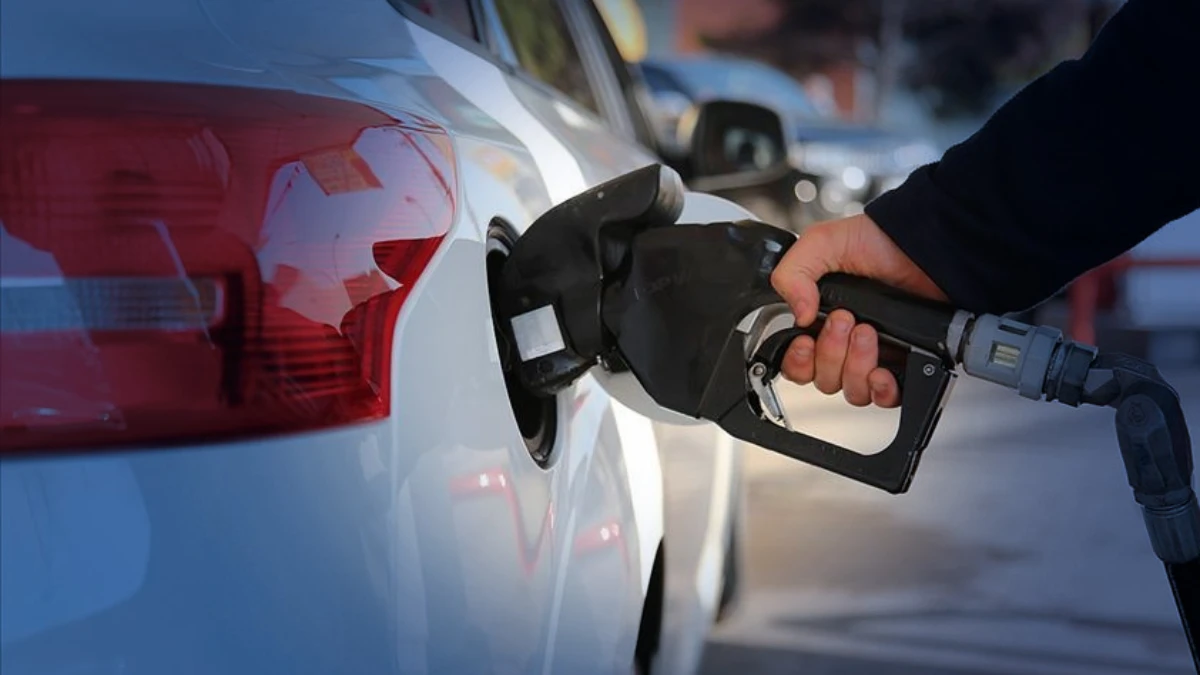 Petrol fiyatları düşüşte! Benzin fiyatları, motorin fiyatlarına indirim gelecek mi? Petrol fiyatları düşüşte! Benzin fiyatları, motorin fiyatlarına indirim gelecek mi?