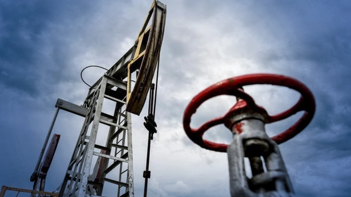 Petrol fiyatları temkinli: Ateşkes haberine rağmen yüksek kaldı Petrol fiyatları temkinli: Ateşkes haberine rağmen yüksek kaldı
