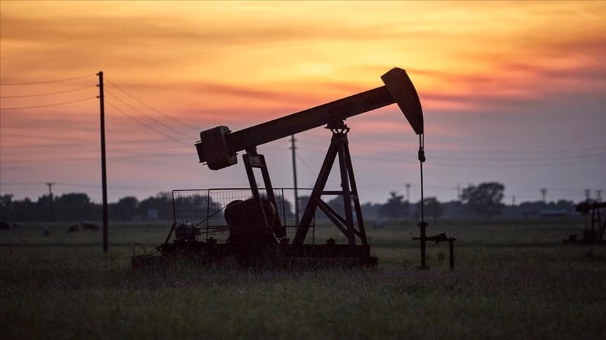 Petrol fiyatları yükselişte: Zayıf dolar ve artan risk iştahı etkili oldu Petrol fiyatları yükselişte: Zayıf dolar ve artan risk iştahı etkili oldu