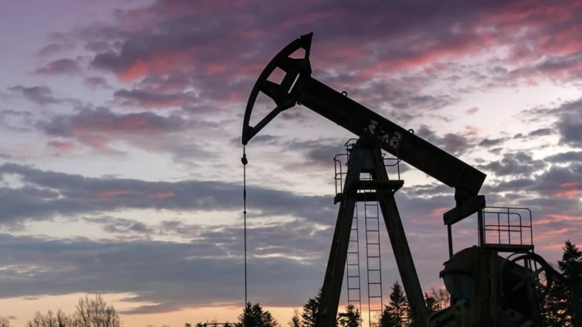 Petrol fiyatları yüzde 2,4’ten fazla geriledi: OPEC+ üretim artışı ve Irak’tan yeniden ihracat etkili oldu Petrol fiyatları yüzde 2,4’ten fazla geriledi: OPEC+ üretim artışı ve Irak’tan yeniden ihracat etkili oldu