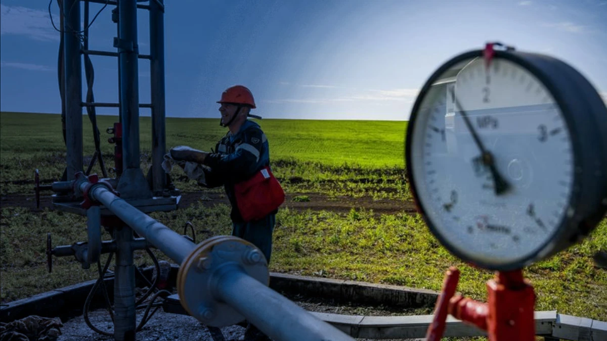 Petrol piyasasında sert düşüş: Trump'ın savaşın bitebileceği sinyali fiyatları geriletti Petrol piyasasında sert düşüş: Trump'ın savaşın bitebileceği sinyali fiyatları geriletti