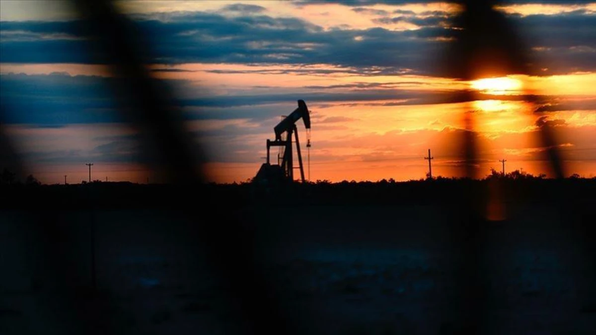Petroldeki düşüş beşinci güne taşındı: 'Arz fazlası' senaryosunu fiyatlıyor Petroldeki düşüş beşinci güne taşındı: 'Arz fazlası' senaryosunu fiyatlıyor