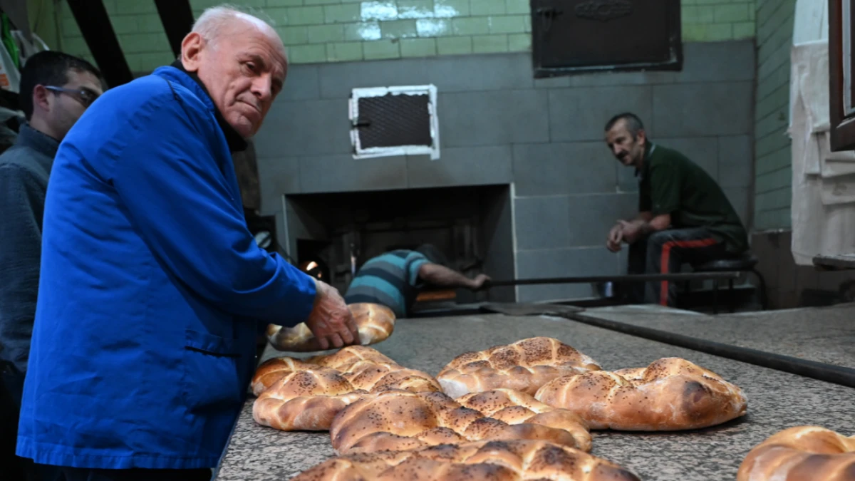 Ramazan pidesinin dumanı 180 yıldır burada tütüyor Ramazan pidesinin dumanı 180 yıldır burada tütüyor