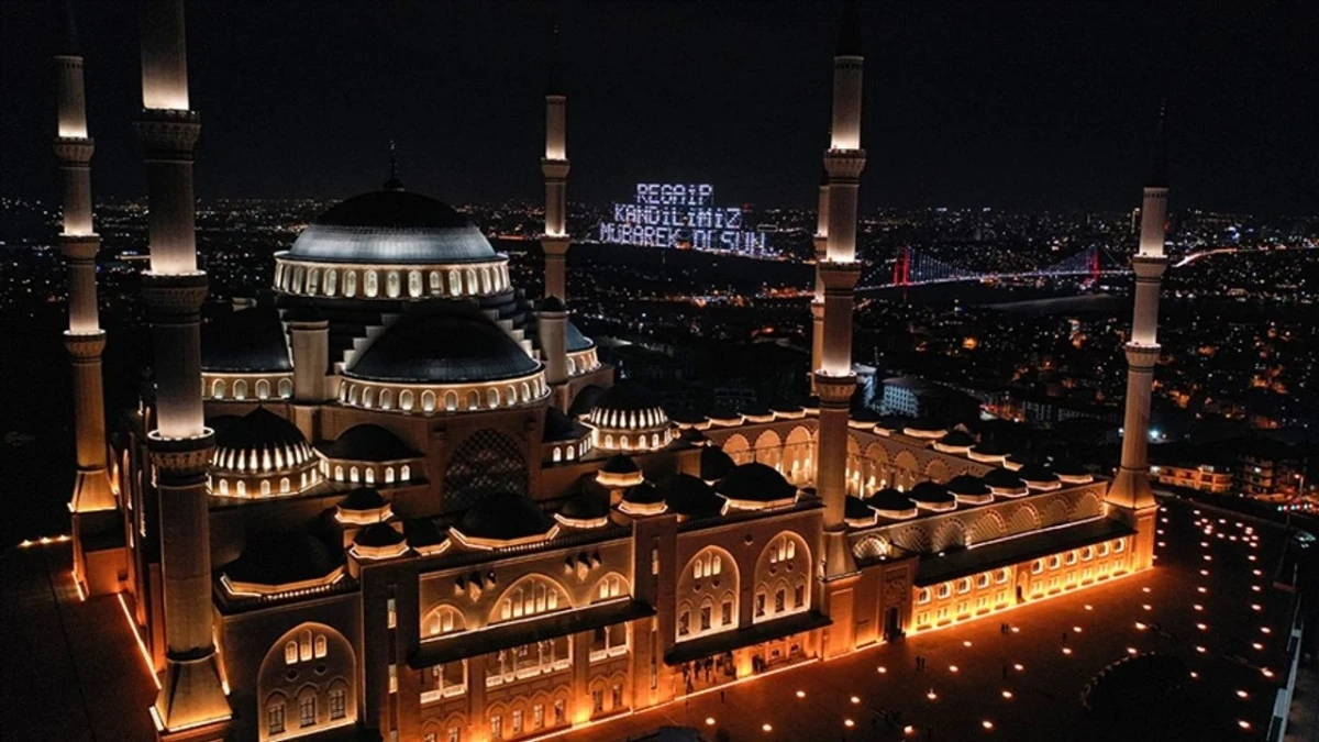 Regaip kandilinde ne oldu? | Regaip kandilinin anlam ve önemi Regaip kandilinde ne oldu? | Regaip kandilinin anlam ve önemi