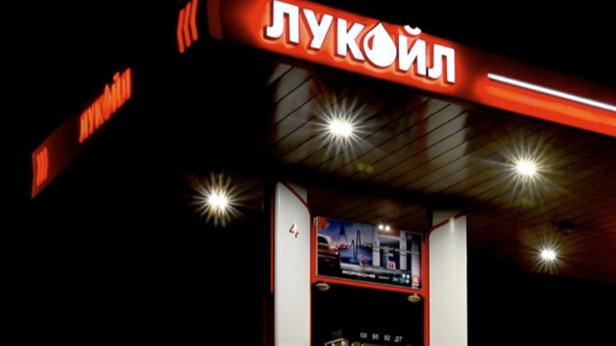 Rus Lukoil’den kritik satış hamlesi: Uluslararası varlıklar ABD'li Carlyle’a gidiyor Rus Lukoil’den kritik satış hamlesi: Uluslararası varlıklar ABD'li Carlyle’a gidiyor