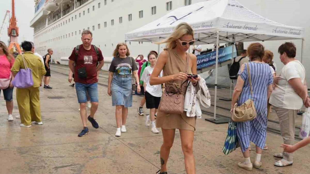 Rus turistler Türkiye, Çin ve Vietnam'a yöneldi
