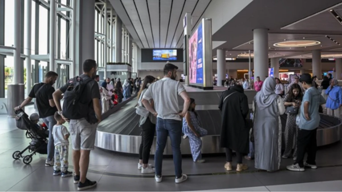 Sabiha Gökçen'de tarihi rekor! Günlük 148 bin yolcu taşındı Sabiha Gökçen'de tarihi rekor! Günlük 148 bin yolcu taşındı