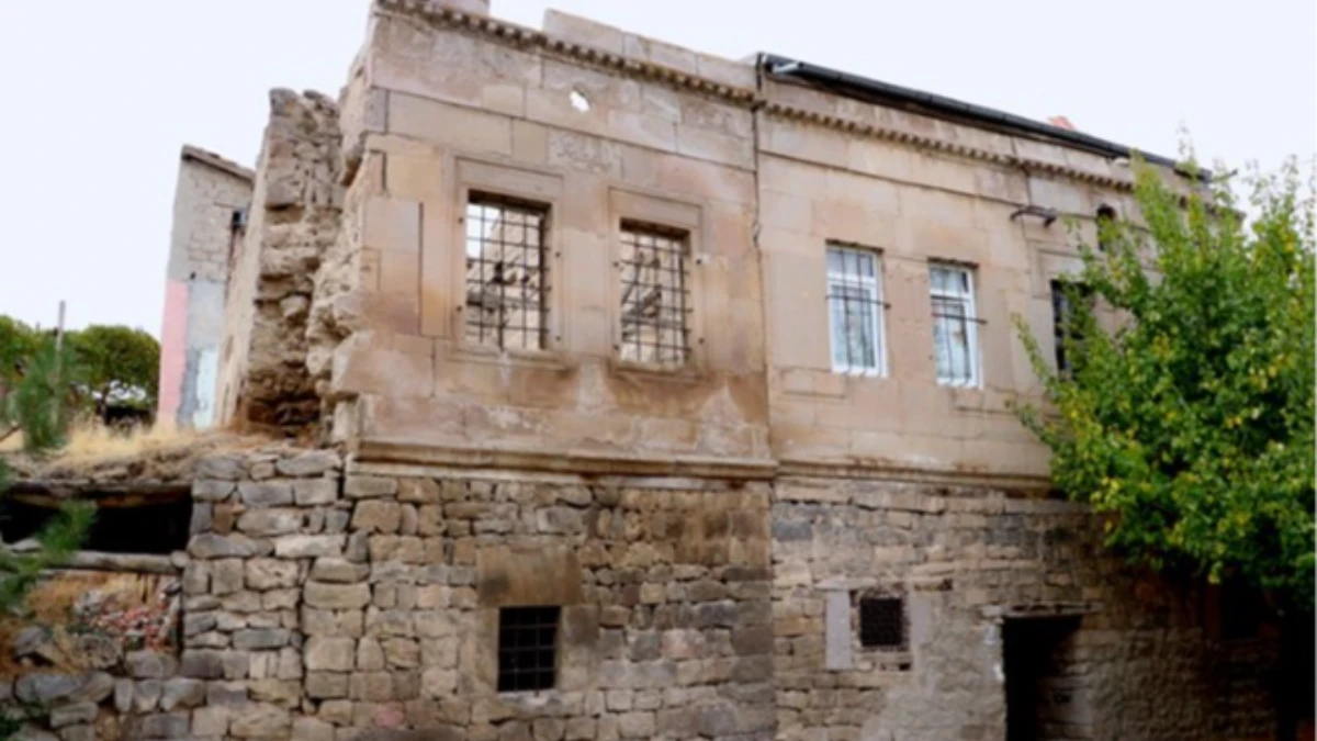 Safranbolu'da 200 yıllık tarihi konakta yangın! Safranbolu'da 200 yıllık tarihi konakta yangın!