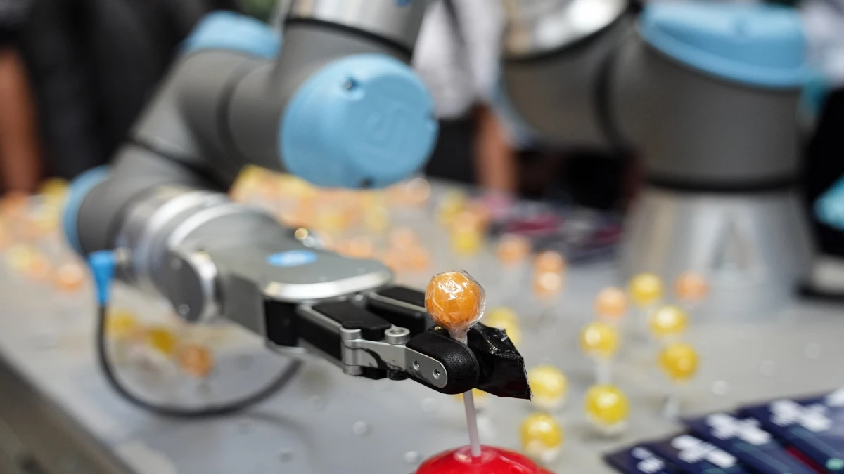 Sanayi robotlarının eğitim maliyetini düşüren yeni yapay zeka Sanayi robotlarının eğitim maliyetini düşüren yeni yapay zeka