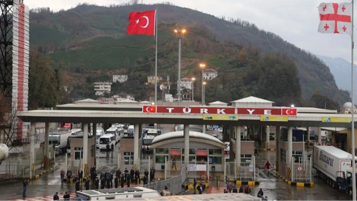 Sarp Sınır Kapısı'ndan 5 milyonu aşkın geçiş oldu Sarp Sınır Kapısı'ndan 5 milyonu aşkın geçiş oldu